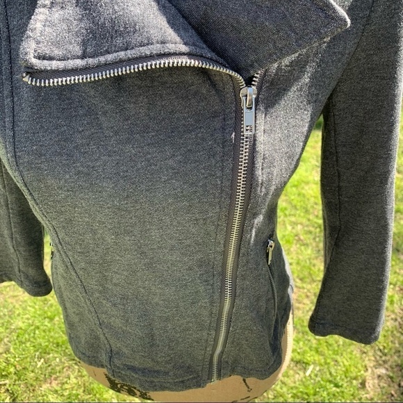 Forever 21 Jacket Size Medium - Picture 2 of 6